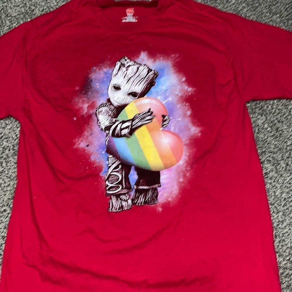 Groot Rainbow Heart Shirt - L